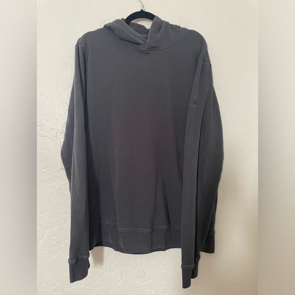 Men’s Vuori charcoal XL hoodie. EUC. - Picture 2 of 6